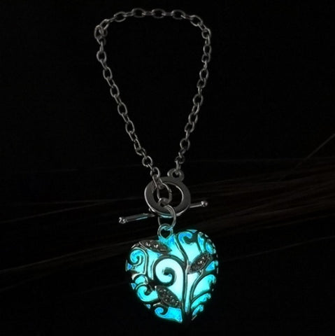 Heart Shaped Pendant Bracelet (glow-in-the-dark)