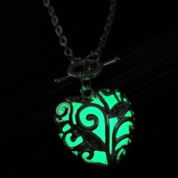 Heart Shaped Pendant Bracelet (glow-in-the-dark)